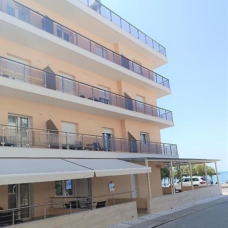 Navarino Luxe Suites With Sea View Peraía Esterno foto