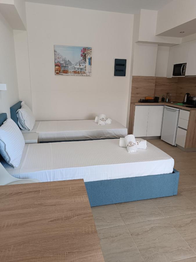Navarino Luxe Suites With Sea View Peraía Esterno foto