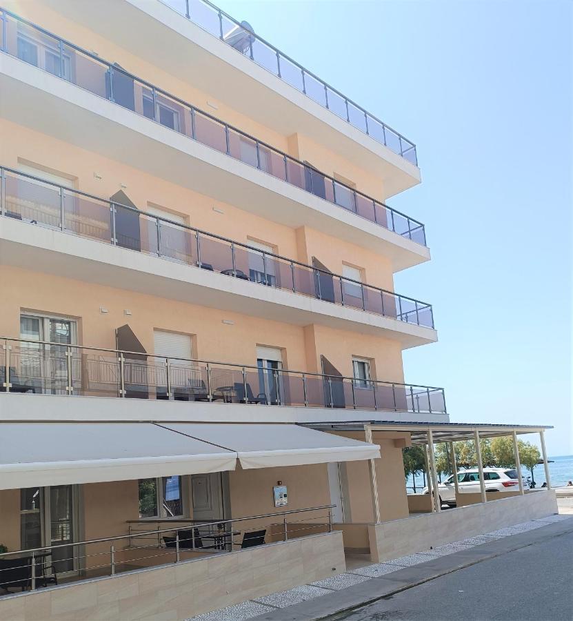 Navarino Luxe Suites With Sea View Peraía Esterno foto